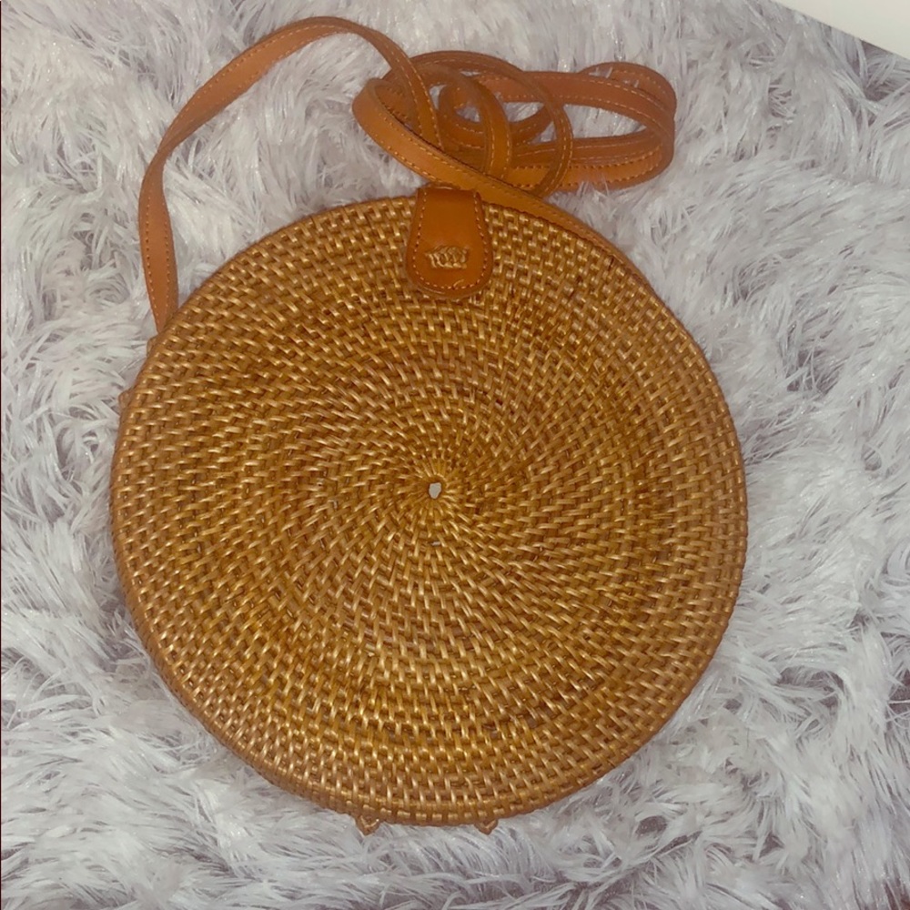 Brand new straw round purse 👜